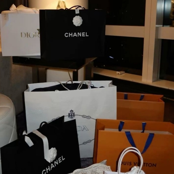 ♡LIKE THIS POST TO GET NOTIFIED FOR LIVE SHOWS🛍️💝💃 - Picture 7 of 7